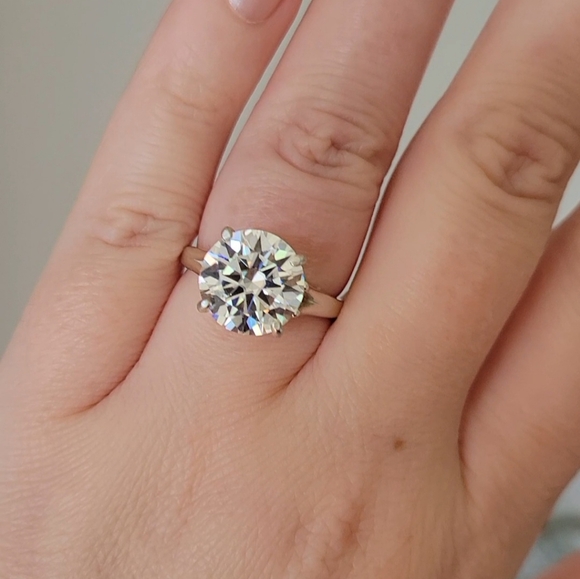 Jewelry - Elegant 4ct Moissanite Silver Solitaire Ring